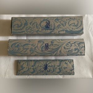 Ritz Carlton comb,shaving &dental kits